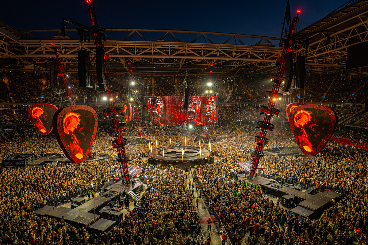 GLP develops XDC1 and debuts 162 fixtures for Ed Sheeran’s Mathematics